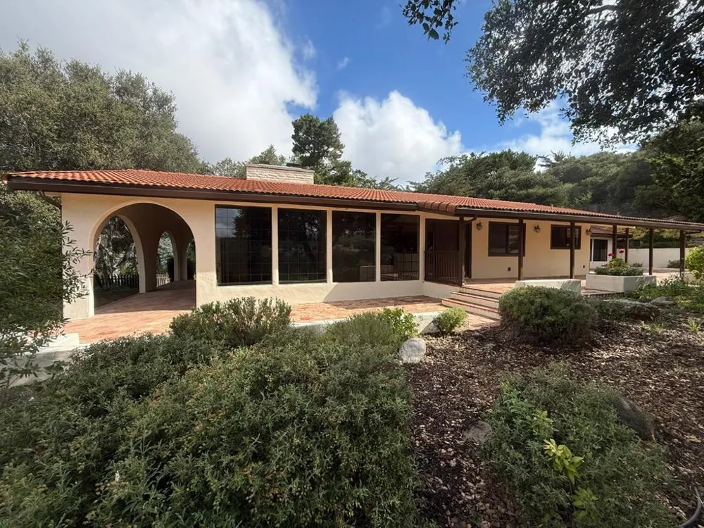 11585 Mccarthy Road Carmel Valley, CA 93924