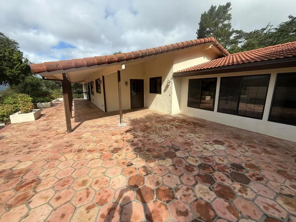 11585 Mccarthy Road Carmel Valley, CA 93924