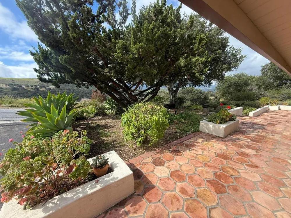11585 Mccarthy Road Carmel Valley, CA 93924