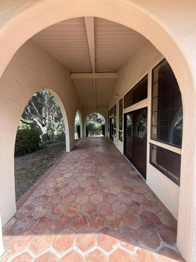 11585 Mccarthy Road Carmel Valley, CA 93924