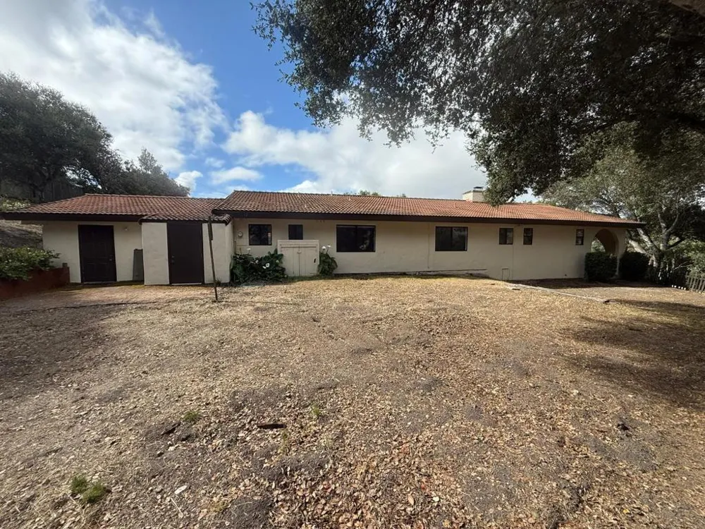 11585 Mccarthy Road Carmel Valley, CA 93924