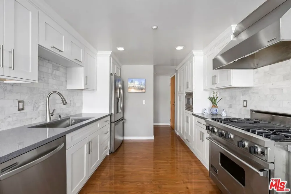 1018 4th Street #203 Santa Monica, CA 90403