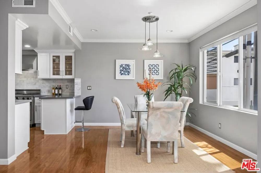 1018 4th Street #203 Santa Monica, CA 90403