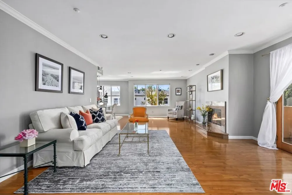 1018 4th Street #203 Santa Monica, CA 90403
