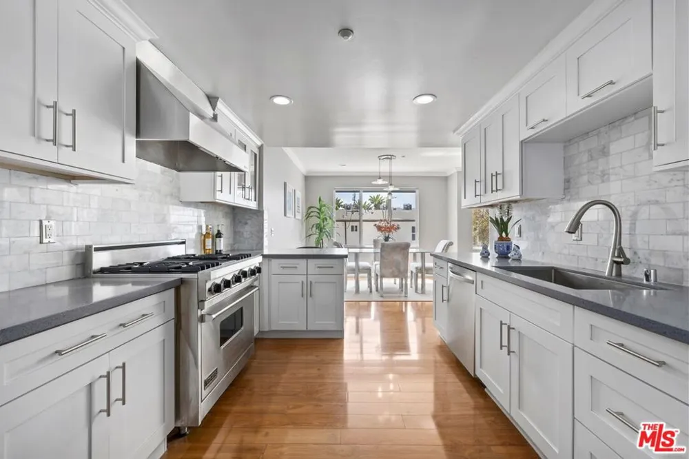 1018 4th Street #203 Santa Monica, CA 90403