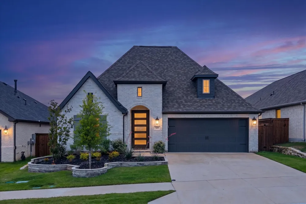 121 Tierra Blanca Lane Rhome, TX 76078