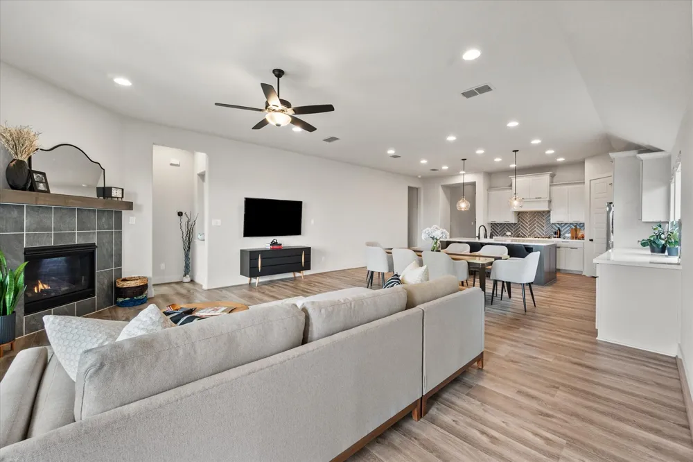 121 Tierra Blanca Lane Rhome, TX 76078