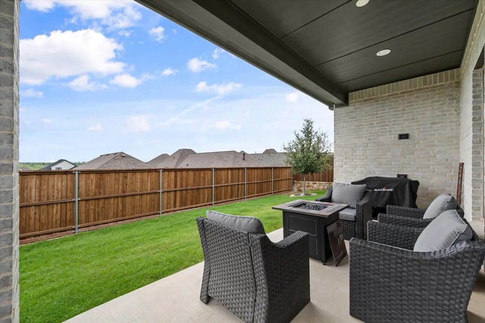 121 Tierra Blanca Lane Rhome, TX 76078