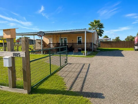 1025 Jack Road