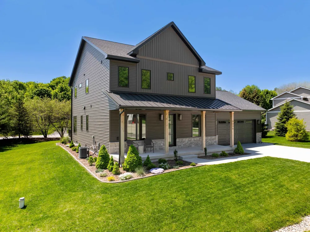 9336 E Summerfield Drive Elmwood Charter Township, MI 49684