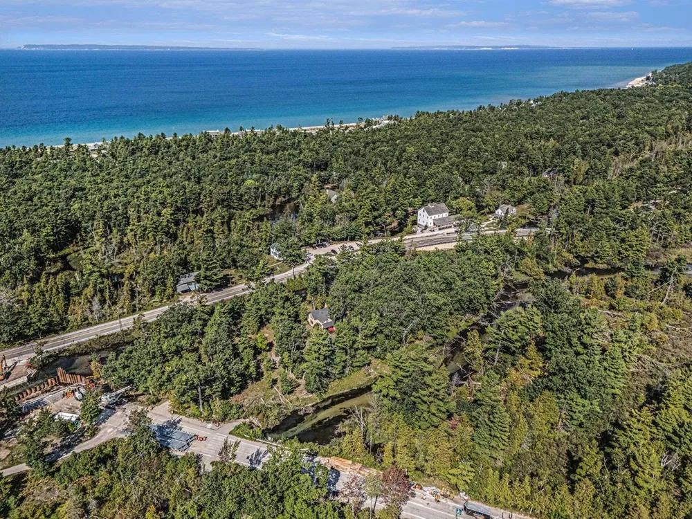 5760 W Crystal View Road Glen Arbor Township, MI 49636