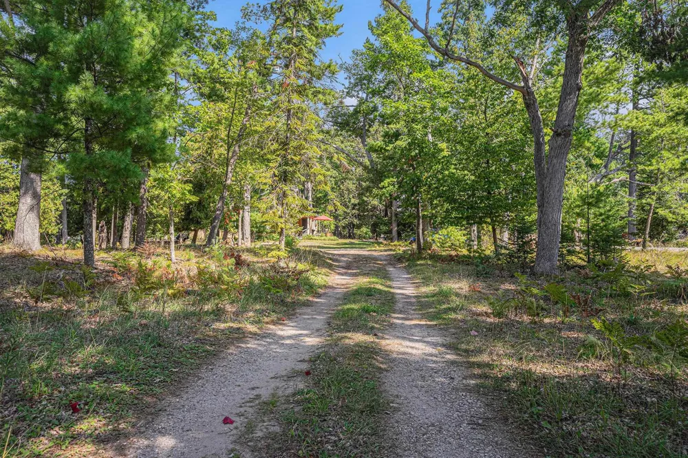 5760 W Crystal View Road Glen Arbor Township, MI 49636