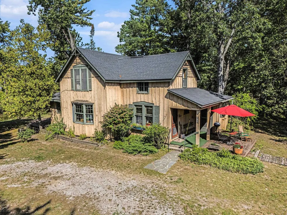5760 W Crystal View Road Glen Arbor Township, MI 49636