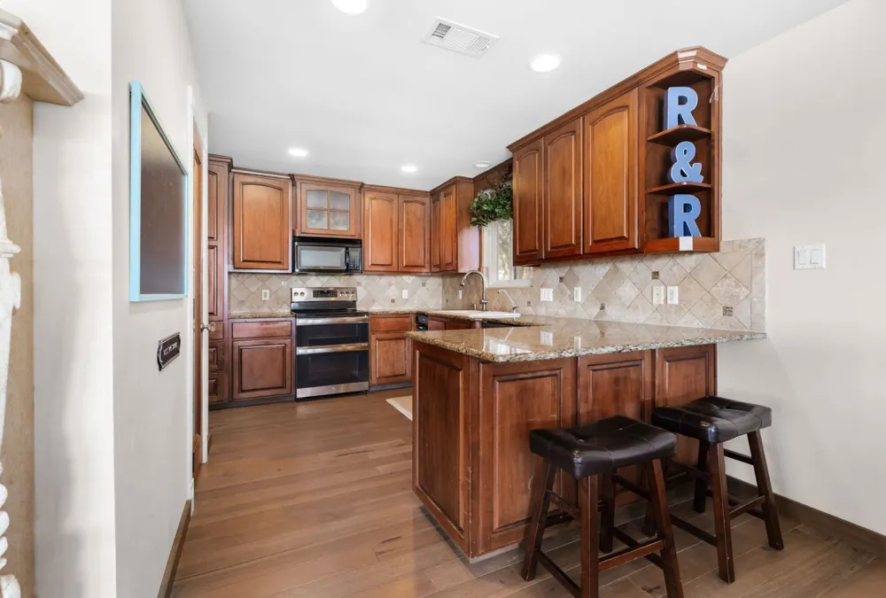 8101 Sharon Road Volente, TX 78641
