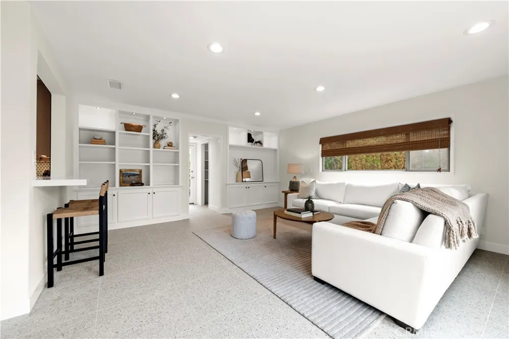 640 Island View Seal Beach, CA 90740