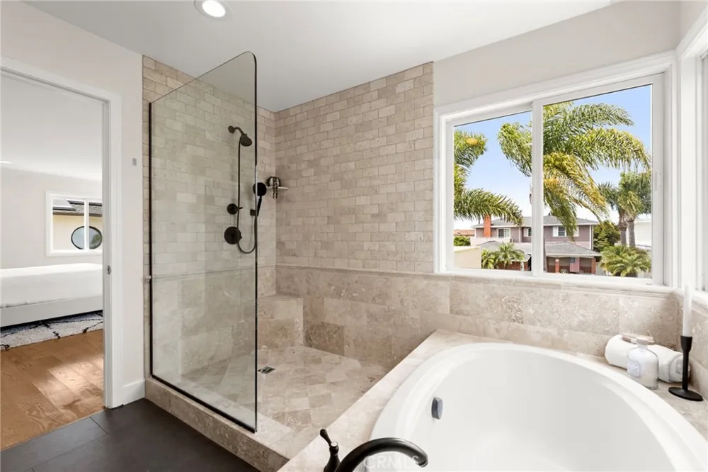 640 Island View Seal Beach, CA 90740