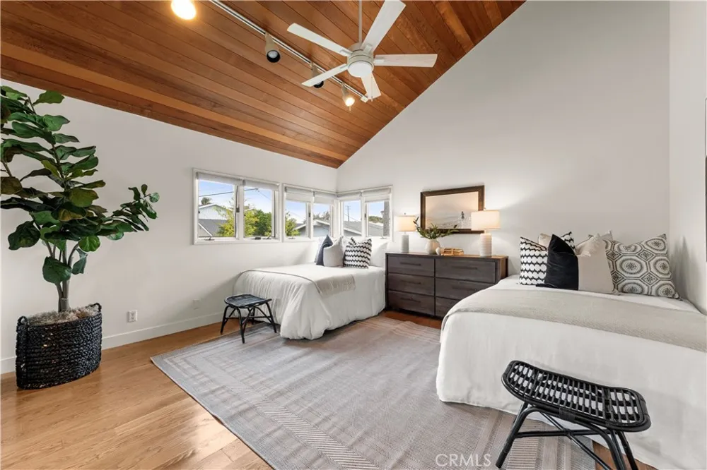 640 Island View Seal Beach, CA 90740