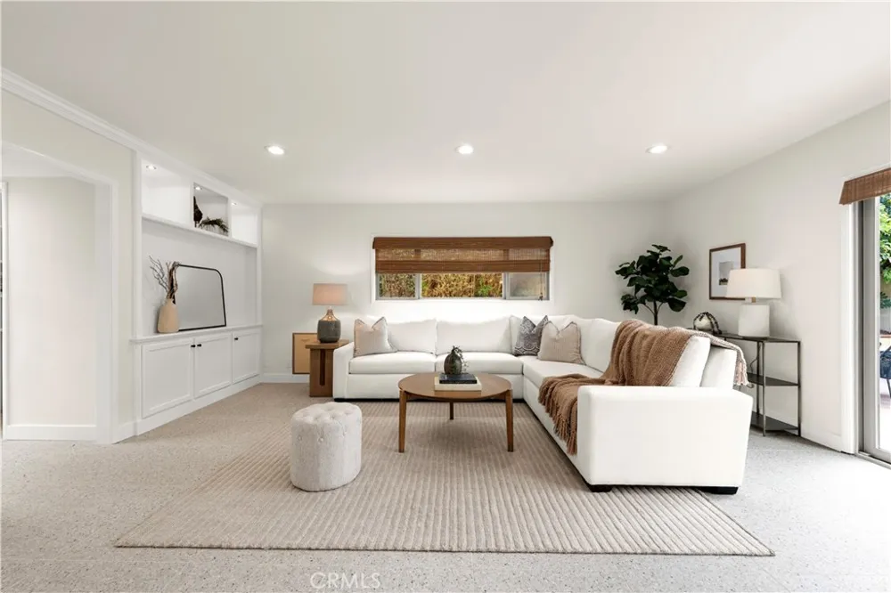 640 Island View Seal Beach, CA 90740