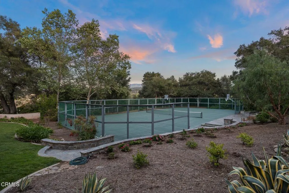 651 Oak Grove Court Ojai, CA 93023