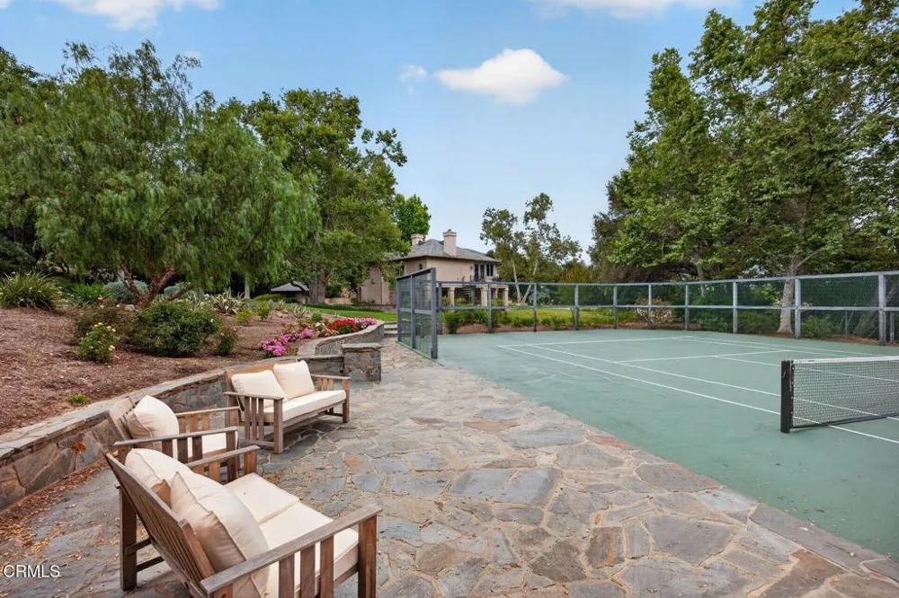 651 Oak Grove Court Ojai, CA 93023