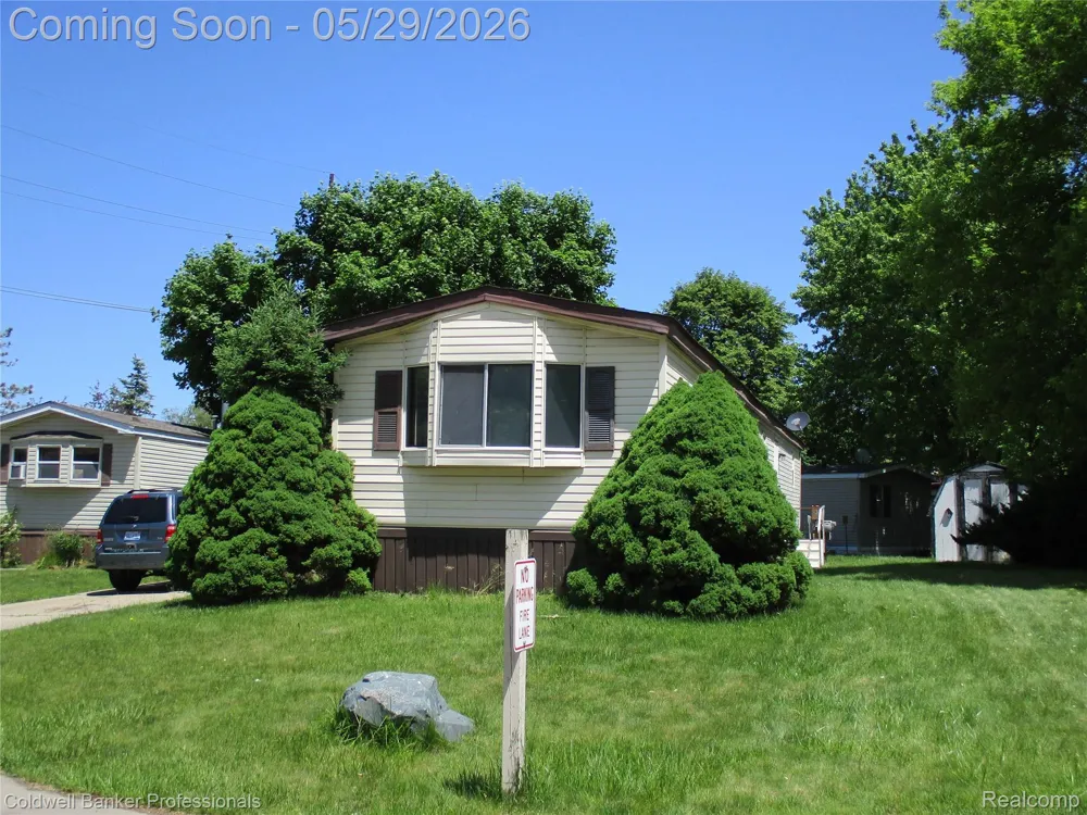 108 Deer Run Lapeer City, MI 48446