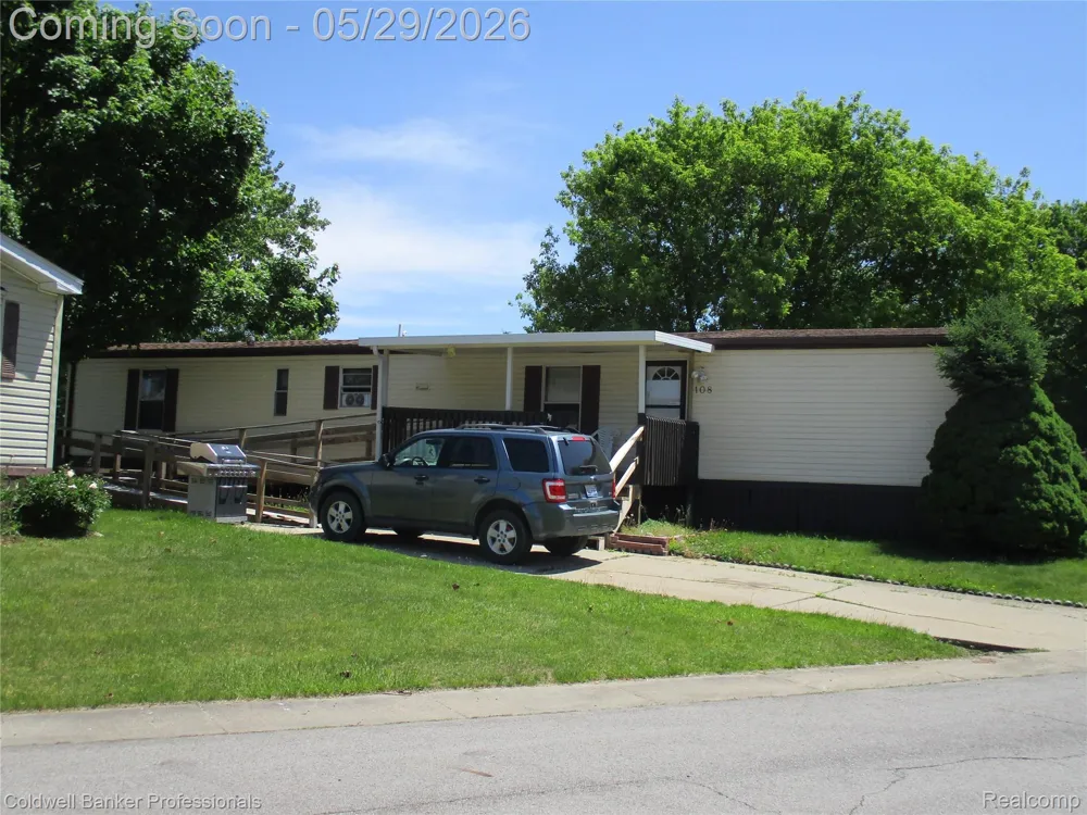 108 Deer Run Lapeer City, MI 48446