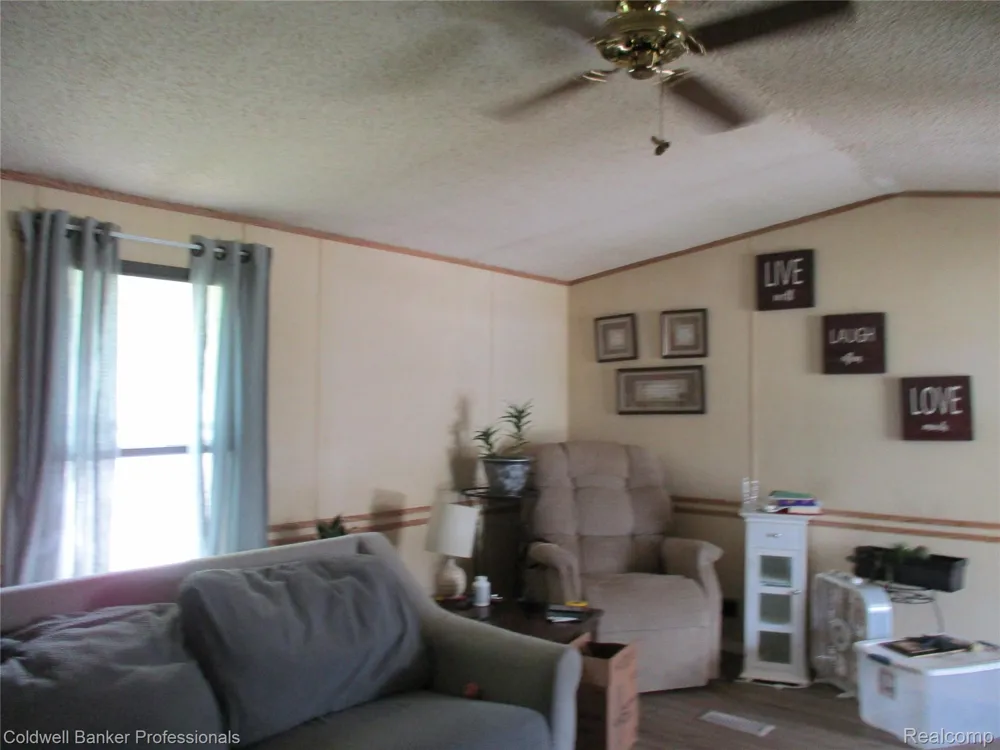 108 Deer Run Lapeer City, MI 48446