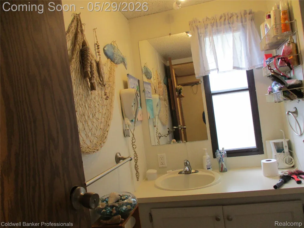 108 Deer Run Lapeer City, MI 48446