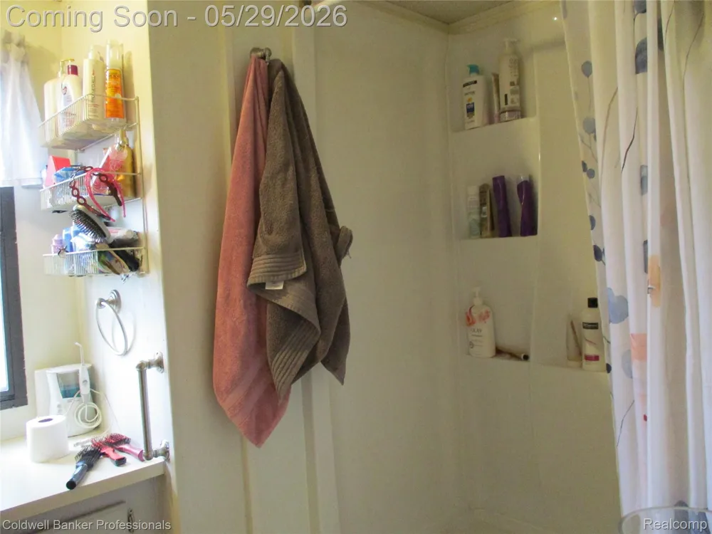 108 Deer Run Lapeer City, MI 48446