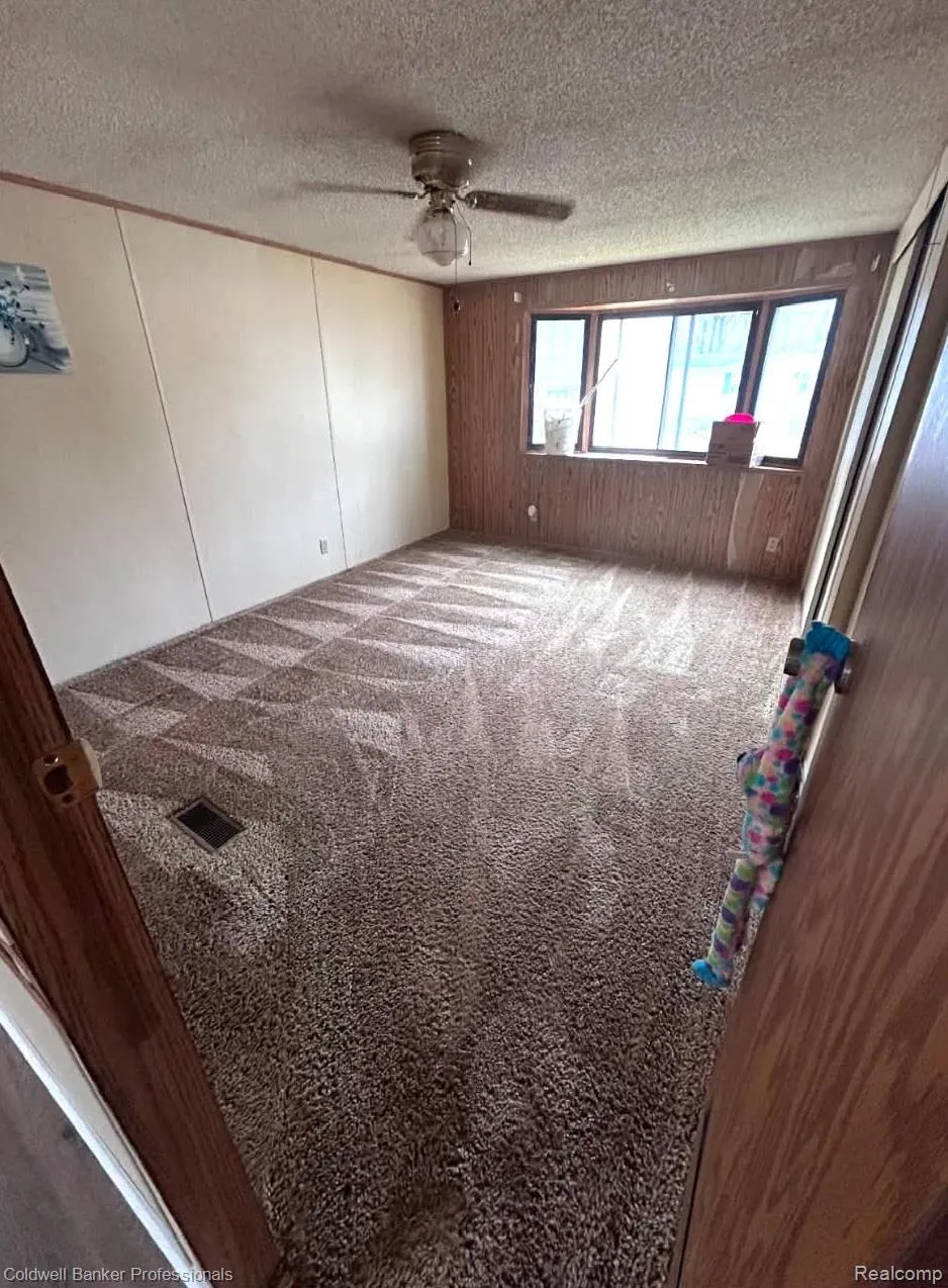 108 Deer Run Lapeer City, MI 48446