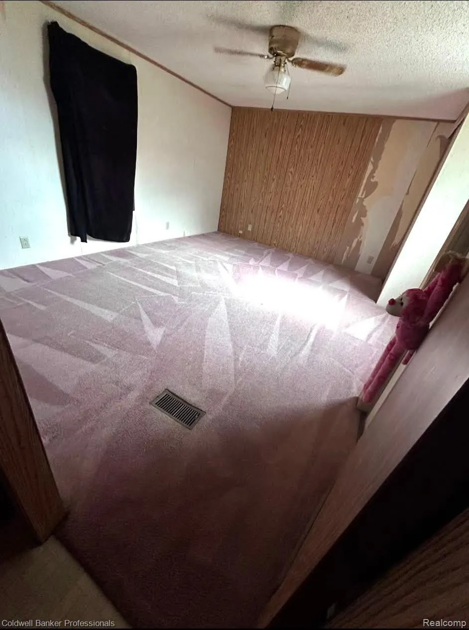108 Deer Run Lapeer City, MI 48446