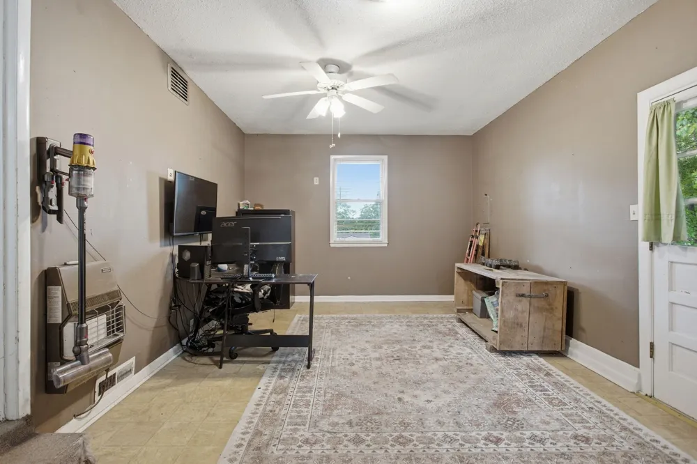 2040 Glencoe Rd Culleoka, TN 38451