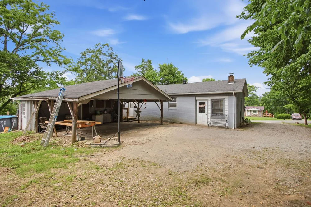 2040 Glencoe Rd Culleoka, TN 38451
