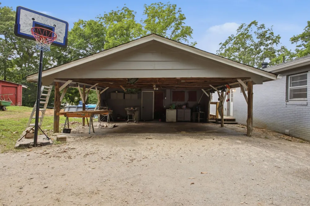 2040 Glencoe Rd Culleoka, TN 38451