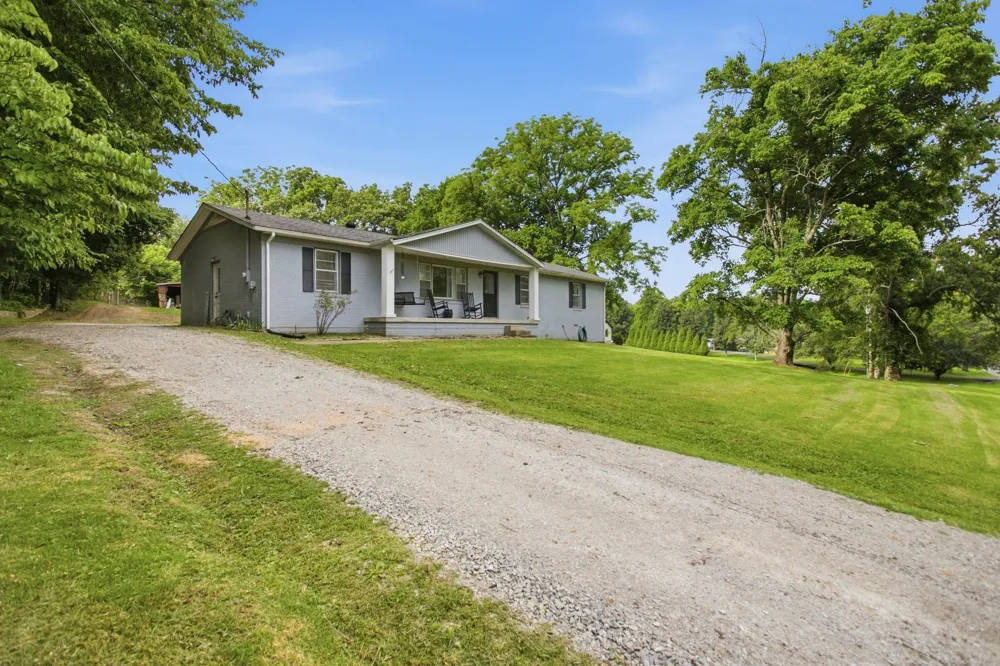 2040 Glencoe Rd Culleoka, TN 38451