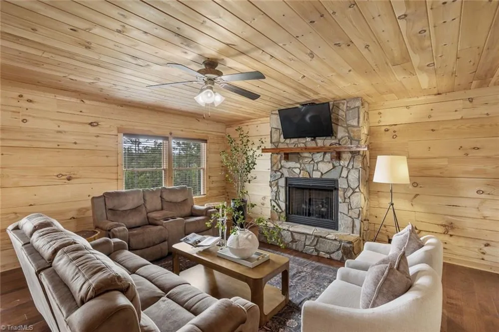 1732 Waters Edge Drive Granite Falls, NC 28630