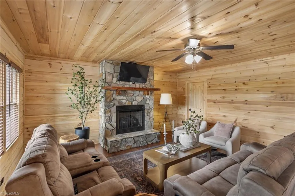 1732 Waters Edge Drive Granite Falls, NC 28630