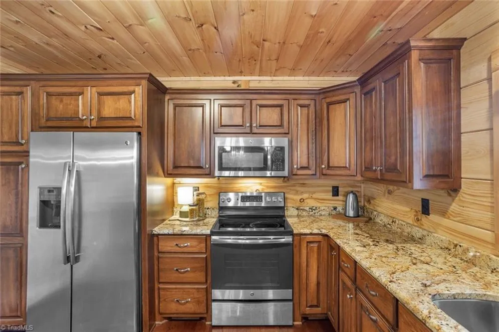 1732 Waters Edge Drive Granite Falls, NC 28630