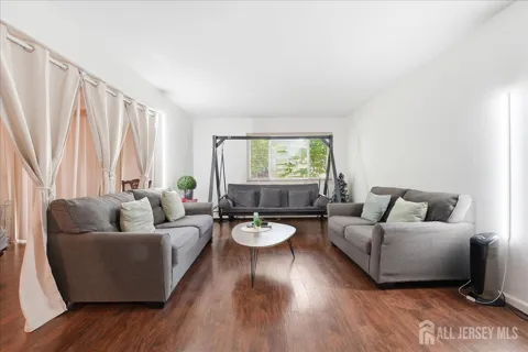 18 Lake Avenue #8A