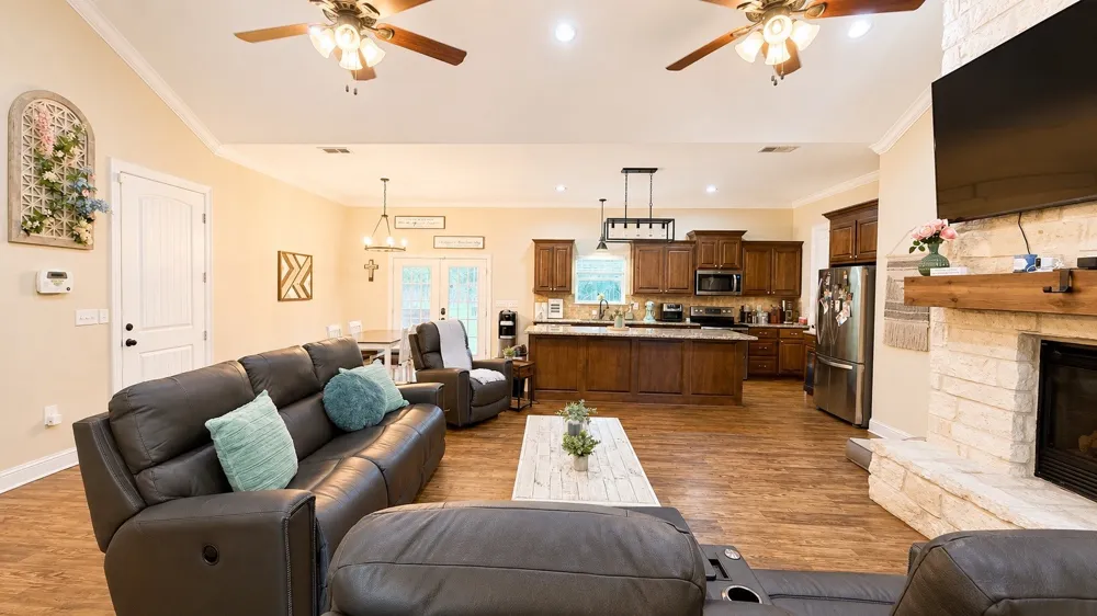 637 CR 151 Carthage, TX 75633