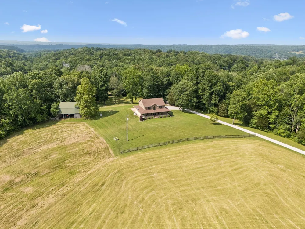 4255 McFall Rd Cumberland City, TN 37050
