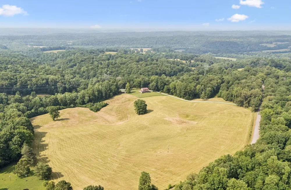 4255 McFall Rd Cumberland City, TN 37050