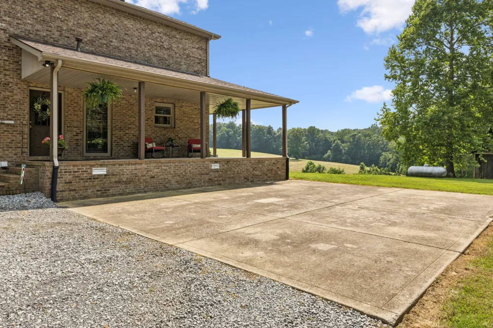 4255 McFall Rd Cumberland City, TN 37050