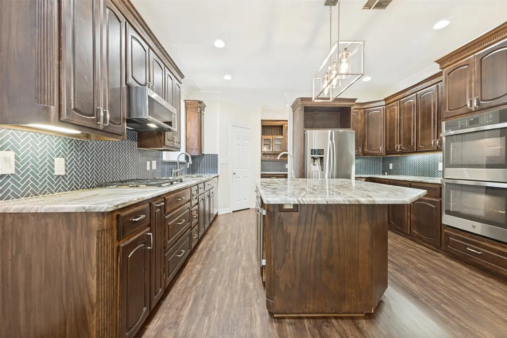 290 Aqua Marine Drive Oak Point, TX 75068