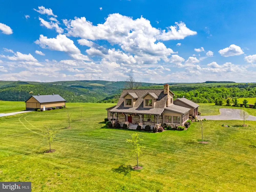 820 SHADYSIDE ROAD Elk Garden, WV 26717