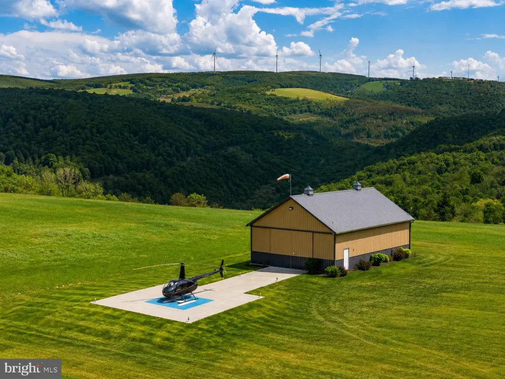 820 SHADYSIDE ROAD Elk Garden, WV 26717