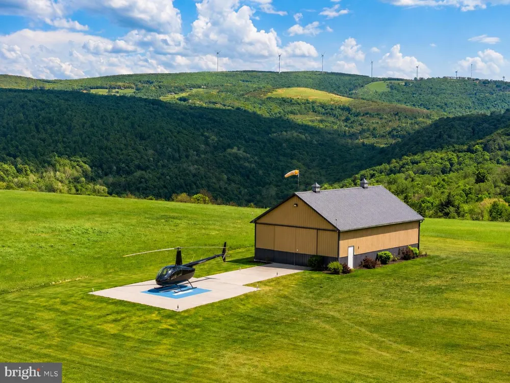 820 SHADYSIDE ROAD Elk Garden, WV 26717