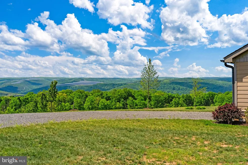 820 SHADYSIDE ROAD Elk Garden, WV 26717