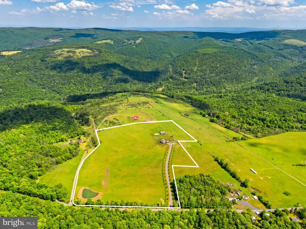 820 SHADYSIDE ROAD Elk Garden, WV 26717