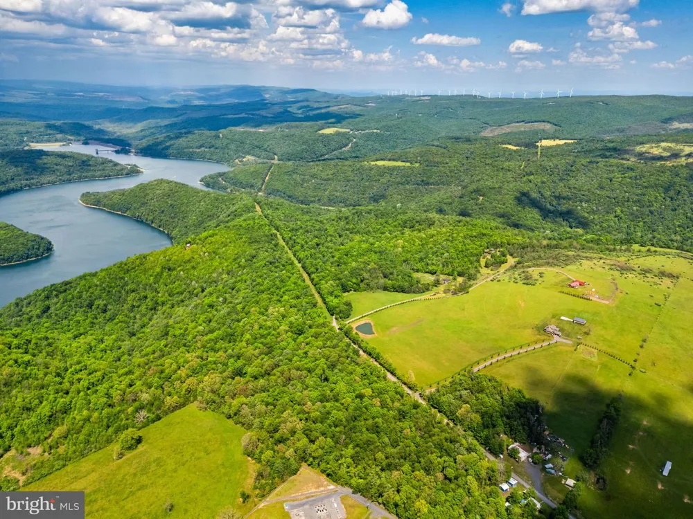 820 SHADYSIDE ROAD Elk Garden, WV 26717